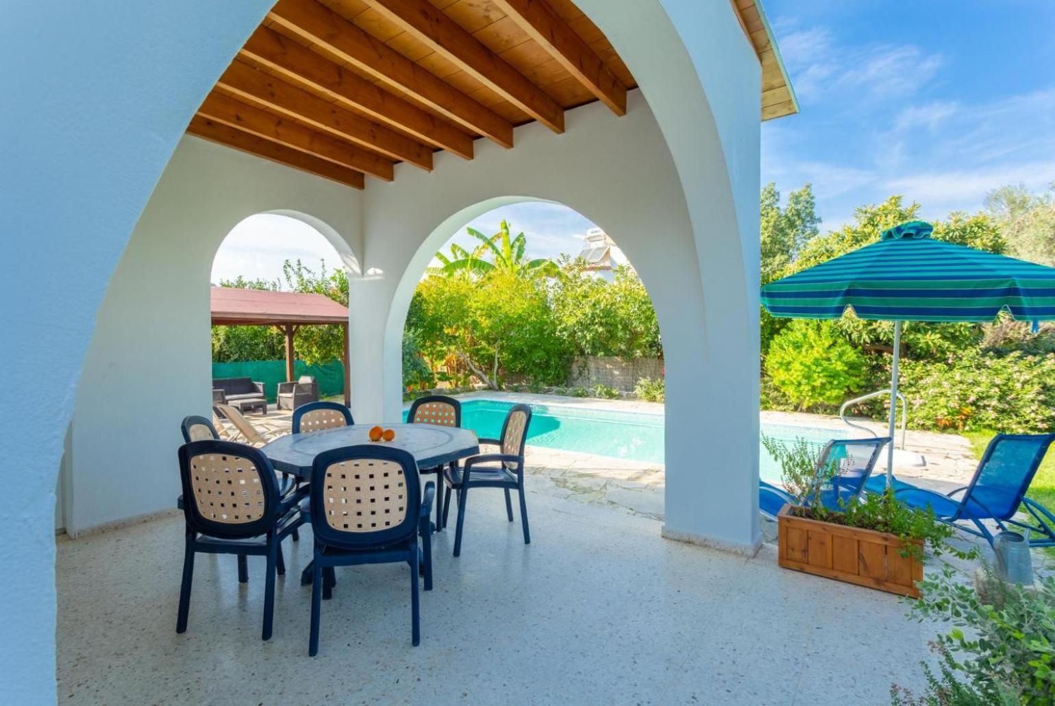 Sun Beach Villa Tria Polis エクステリア 写真