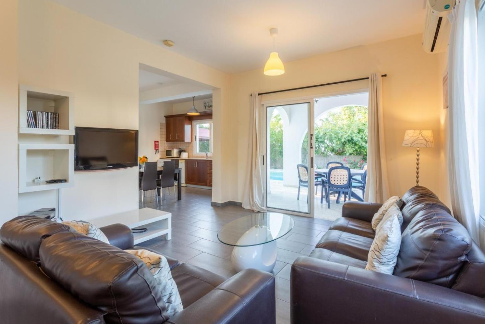 Sun Beach Villa Tria Polis エクステリア 写真