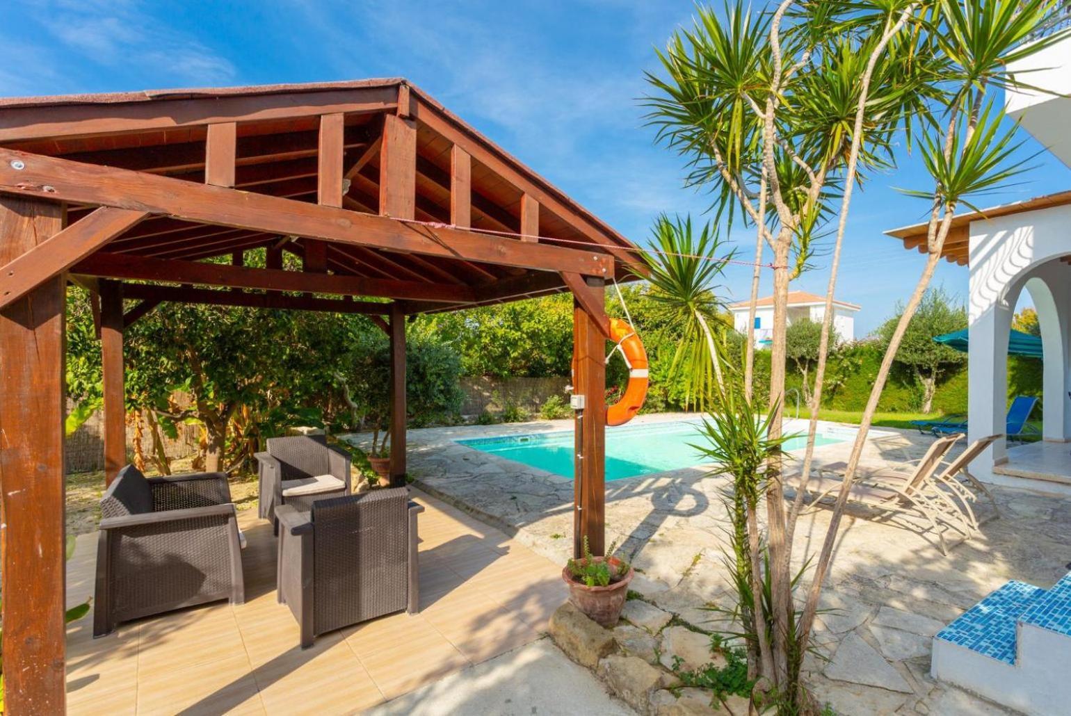 Sun Beach Villa Tria Polis エクステリア 写真